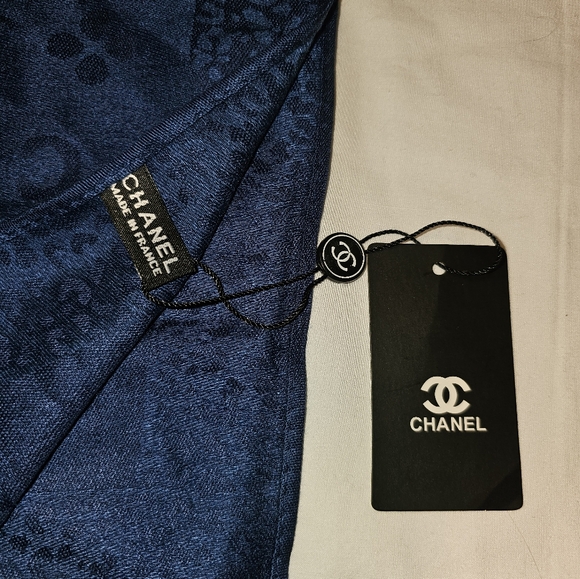 CHANEL Blue Stole Scarf NWT - Picture 2 of 8